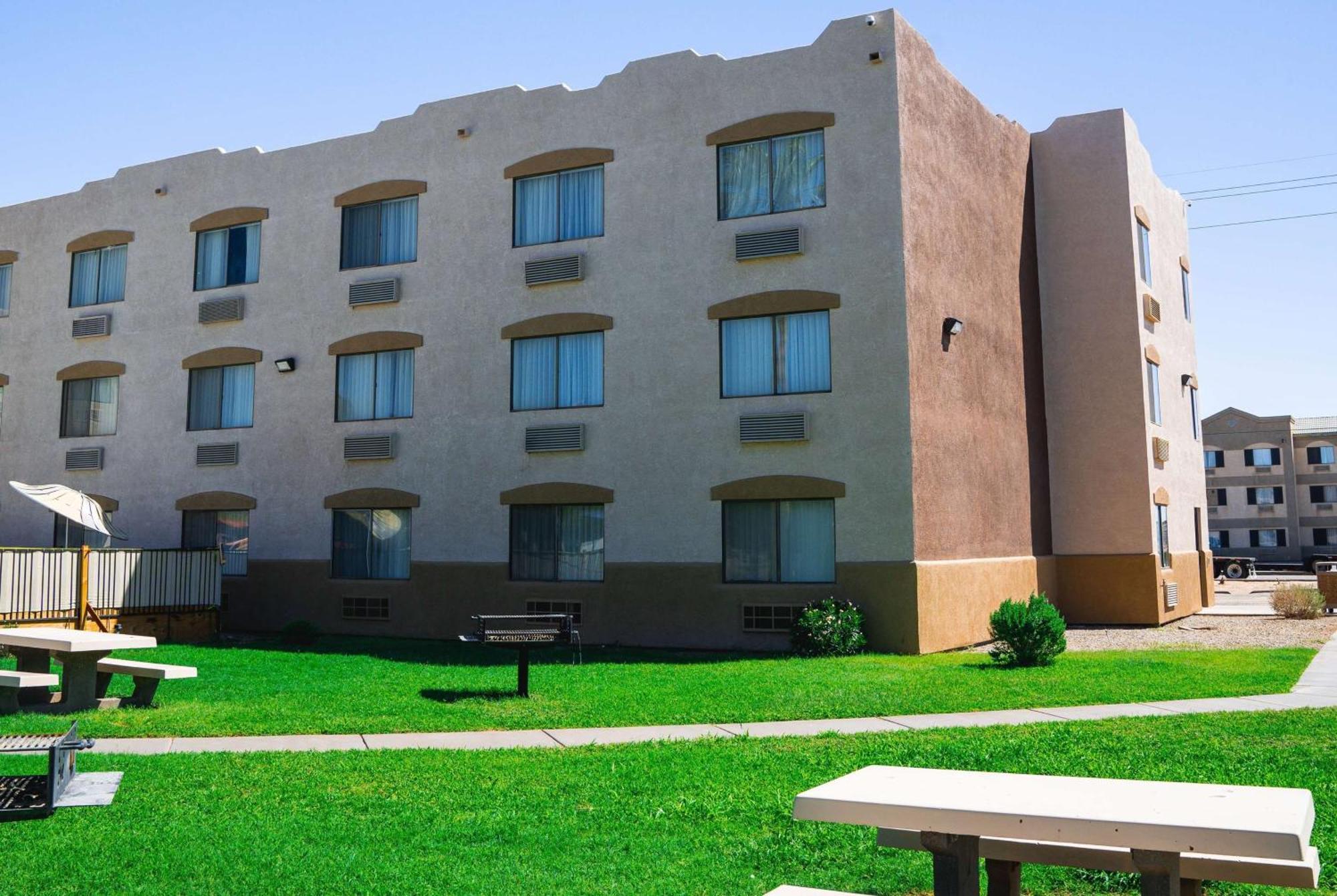 מלון Super 8 By Wyndham יומה מראה חיצוני תמונה